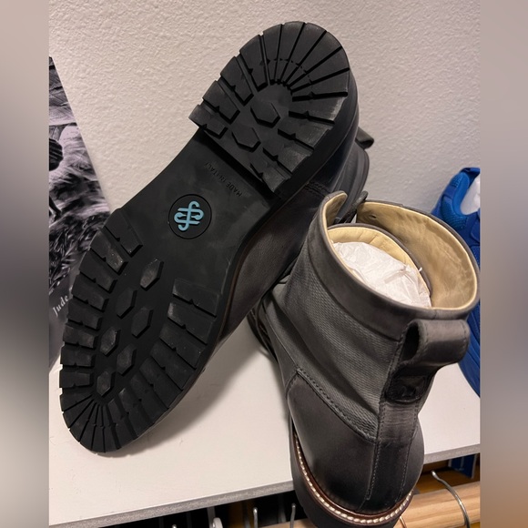 NIB Ross & Snow Cap Toe Weatherproof Boot (Men)
 
CHARCOAL, Size 13M - Picture 4 of 4